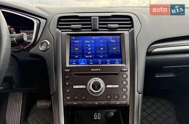 Седан Ford Fusion 2020 в 