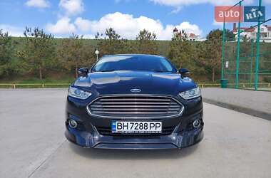 Седан Ford Fusion 2013 в 