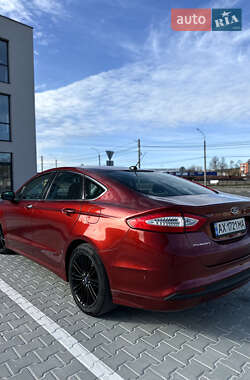 Седан Ford Fusion 2013 в 
