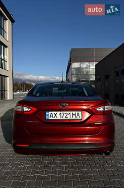 Седан Ford Fusion 2013 в 