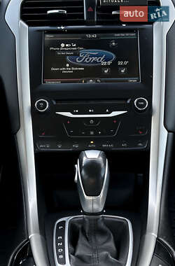 Седан Ford Fusion 2013 в 