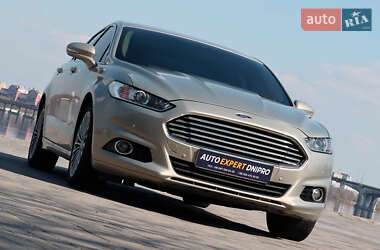 Седан Ford Fusion 2016 в 