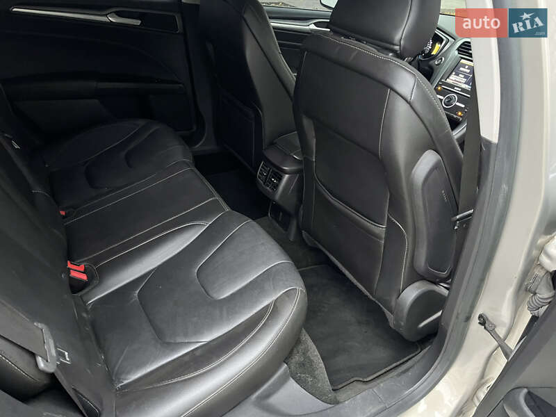 Седан Ford Fusion 2016 в Дніпрі