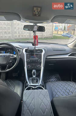 Седан Ford Fusion 2014 в 
