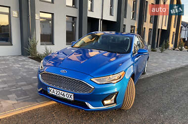 Седан Ford Fusion 2019 в 