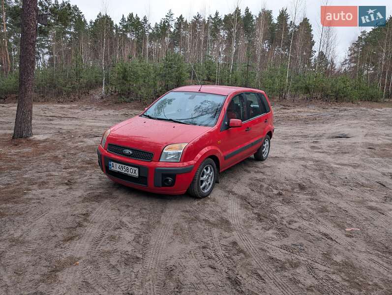 Хэтчбек Ford Fusion 2008 в 