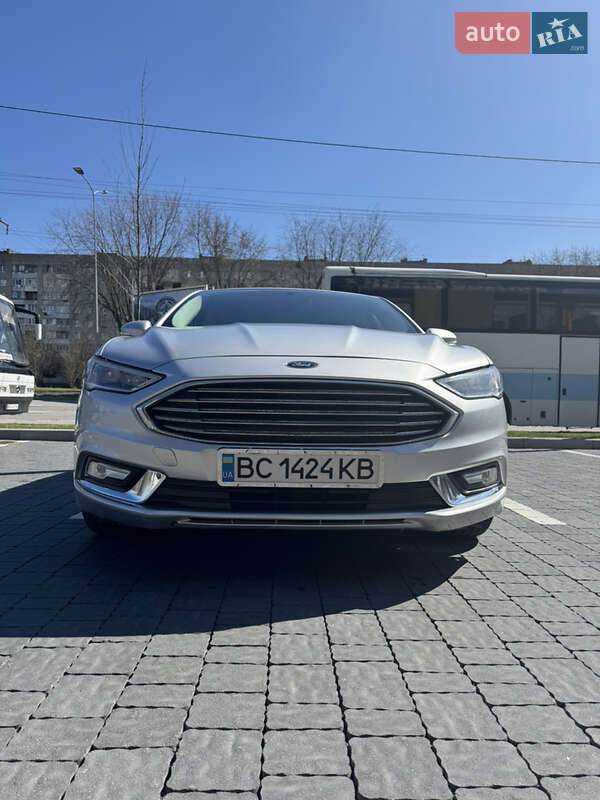Седан Ford Fusion 2017 в 