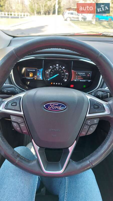 Седан Ford Fusion 2015 в Ровно
