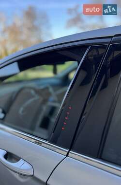 Седан Ford Fusion 2015 в 