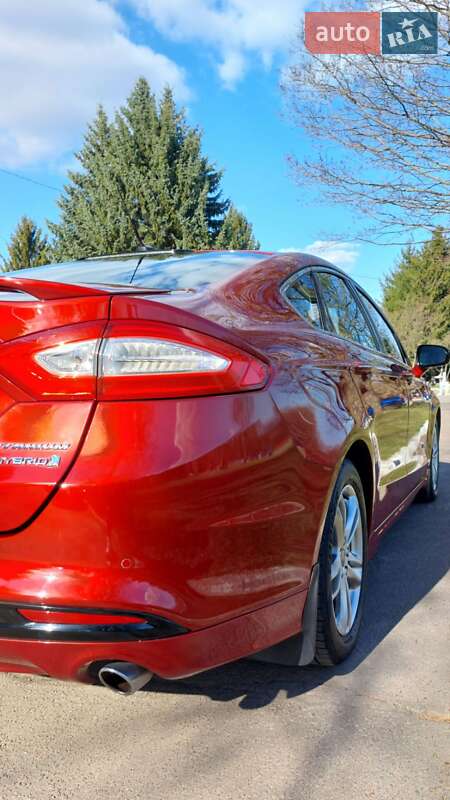 Седан Ford Fusion 2015 в Ровно