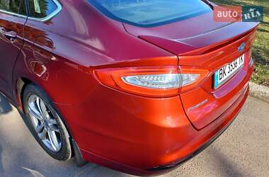 Седан Ford Fusion 2015 в 