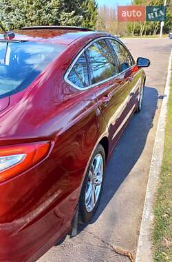 Седан Ford Fusion 2015 в 