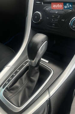 Седан Ford Fusion 2015 в 