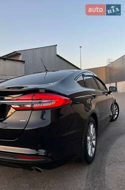 Седан Ford Fusion 2016 в 