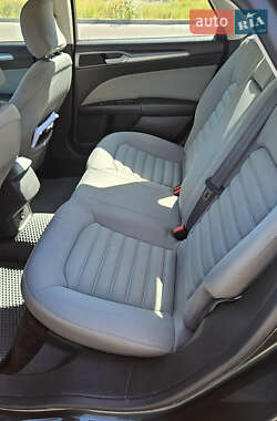 Седан Ford Fusion 2014 в 