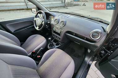 Хэтчбек Ford Fusion 2008 в 