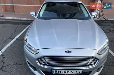 Седан Ford Fusion 2013 в 