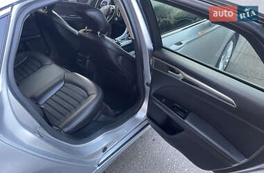 Седан Ford Fusion 2013 в 