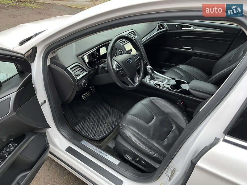 Седан Ford Fusion 2015 в Одесі