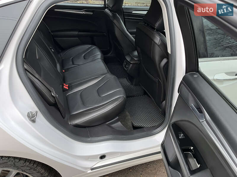 Седан Ford Fusion 2015 в Одесі