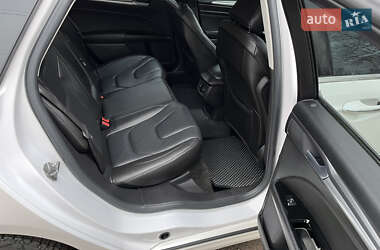 Седан Ford Fusion 2015 в 