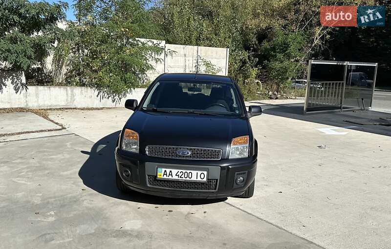 Хэтчбек Ford Fusion 2010 в Киеве