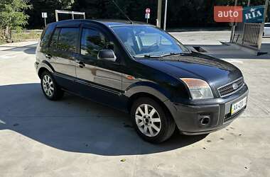 Хэтчбек Ford Fusion 2010 в 