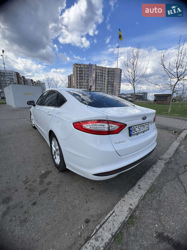 Седан Ford Fusion 2015 в Черкассах