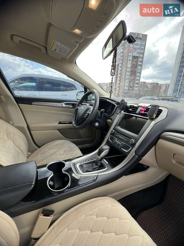 Седан Ford Fusion 2015 в Черкассах