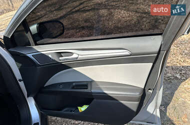 Седан Ford Fusion 2014 в 