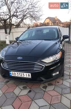 Седан Ford Fusion 2018 в 