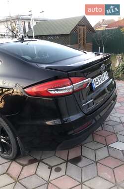 Седан Ford Fusion 2018 в 