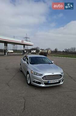 Седан Ford Fusion 2015 в 