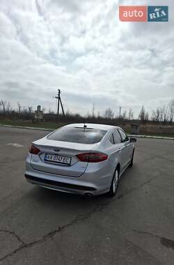 Седан Ford Fusion 2015 в 