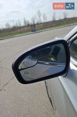 Седан Ford Fusion 2015 в 