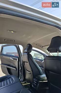 Седан Ford Fusion 2015 в 