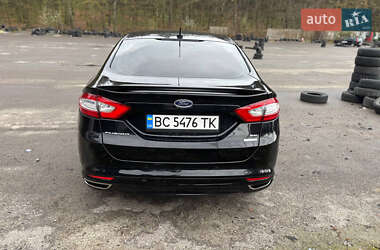 Седан Ford Fusion 2016 в 