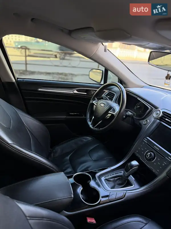 Седан Ford Fusion 2014 в 