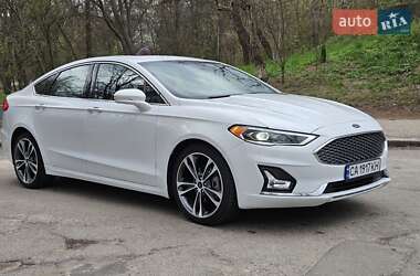 Седан Ford Fusion 2019 в 