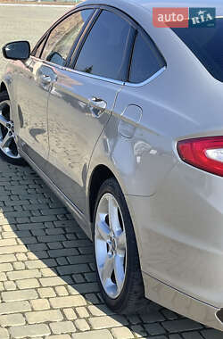 Седан Ford Fusion 2014 в 