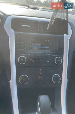 Седан Ford Fusion 2014 в 