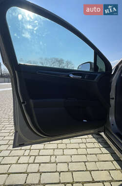 Седан Ford Fusion 2014 в 