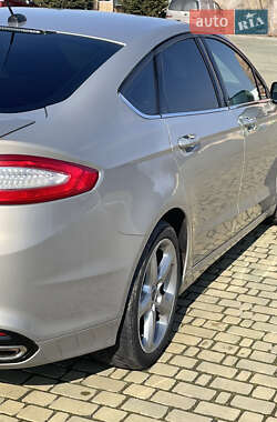 Седан Ford Fusion 2014 в 