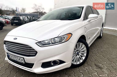 Седан Ford Fusion 2013 в 