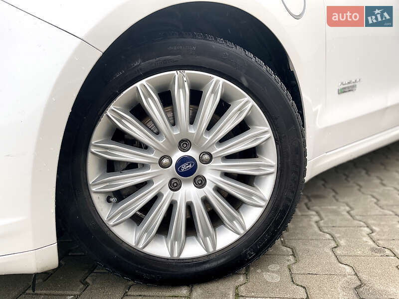 Седан Ford Fusion 2013 в Киеве