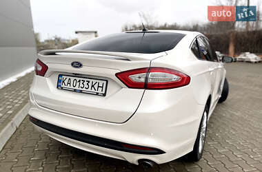 Седан Ford Fusion 2013 в 