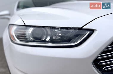 Седан Ford Fusion 2013 в 
