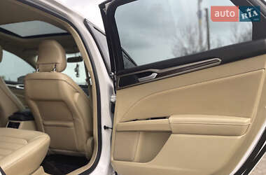Седан Ford Fusion 2013 в 