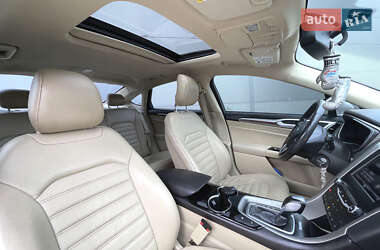 Седан Ford Fusion 2013 в 