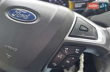 Седан Ford Fusion 2013 в 